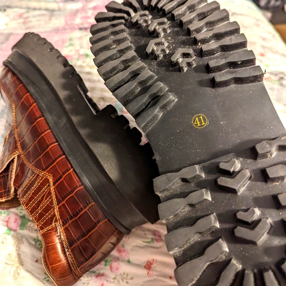 Free People Crocodile print platform loafers UNISEX (W-10)(M-9.5) - Picture 8 of 11